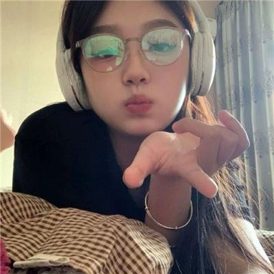 黛丝姑娘封面